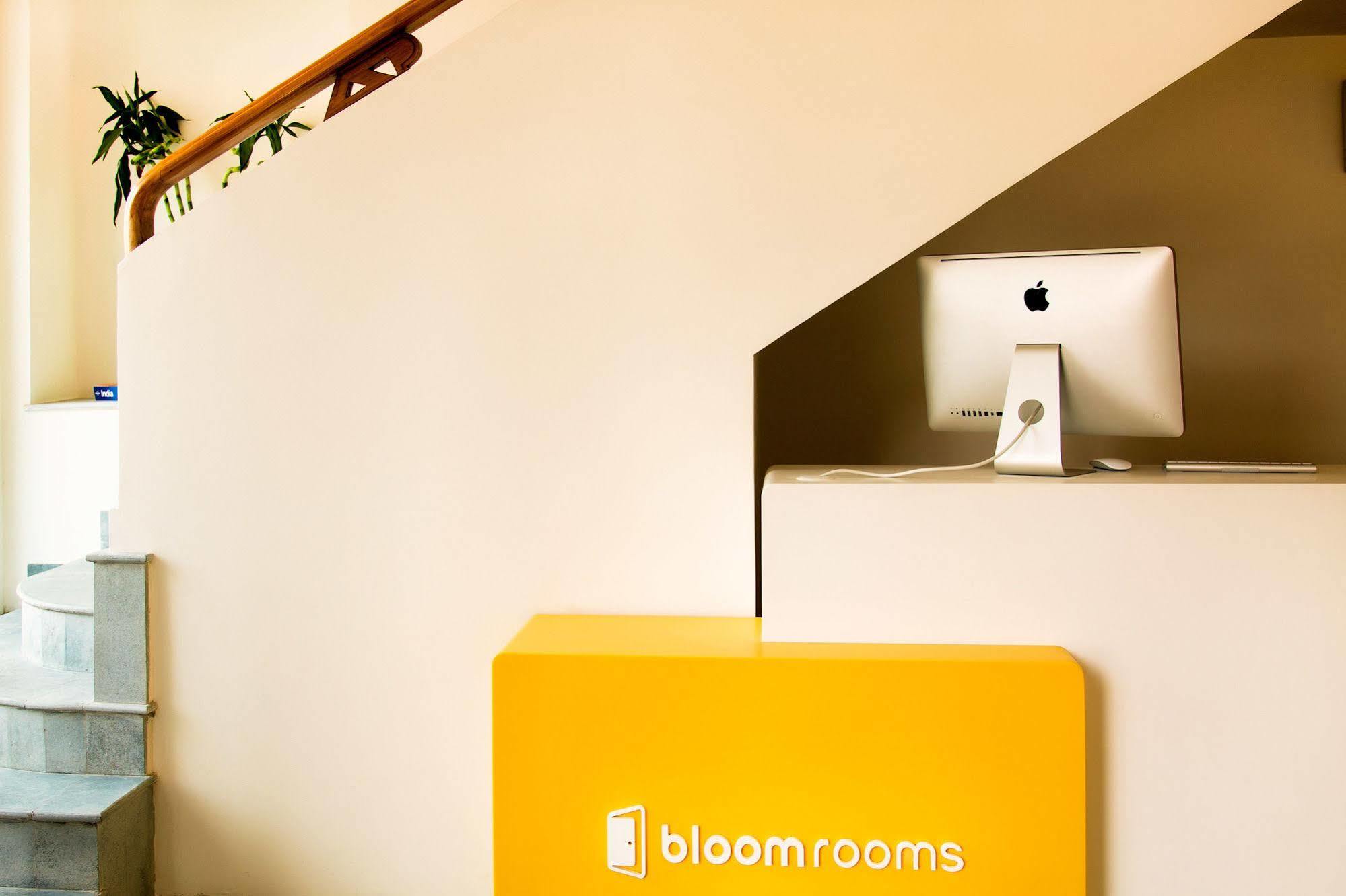 Bloomrooms @ New Delhi Railway Station Экстерьер фото